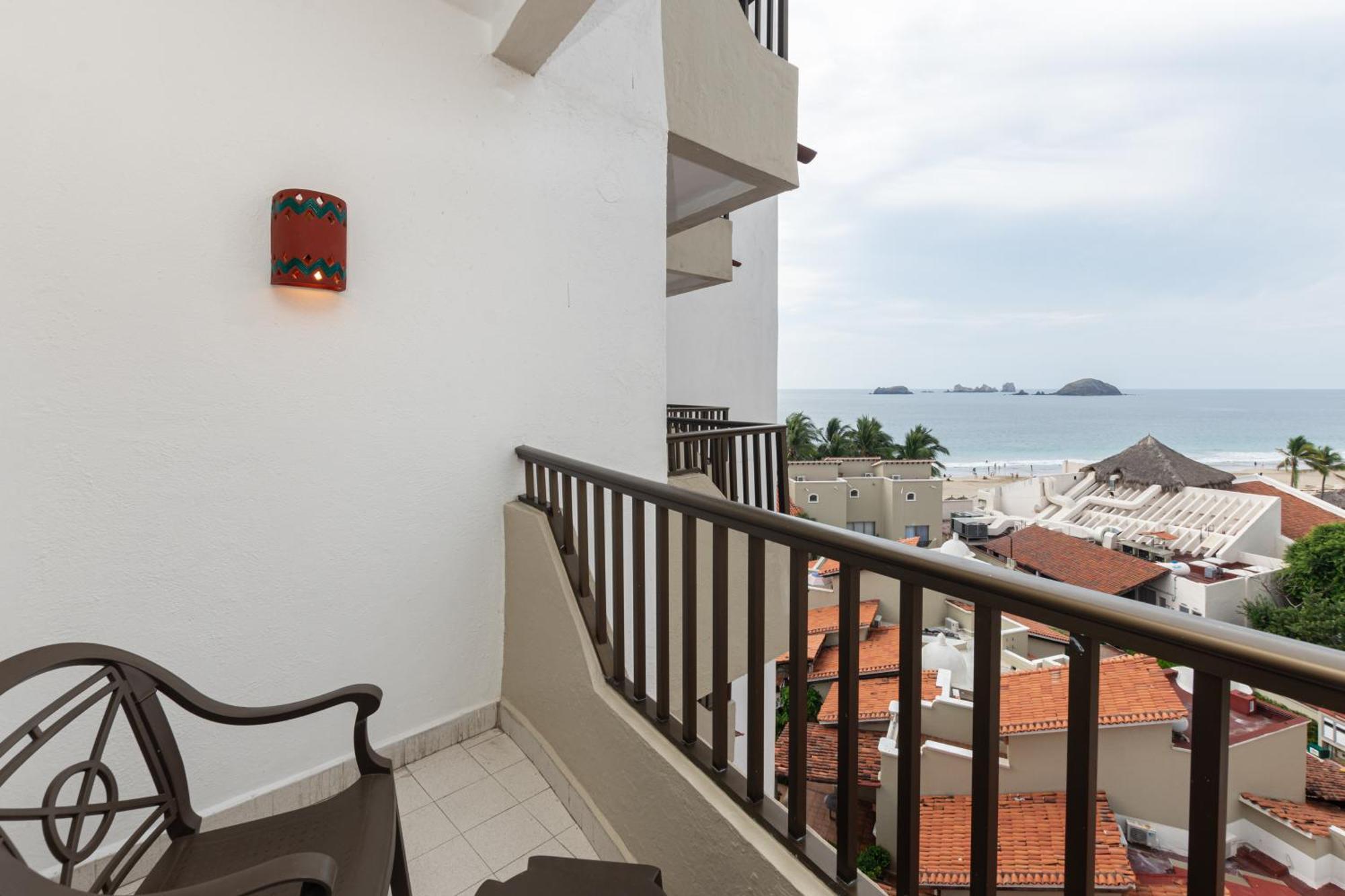 Deluxe King or Double Room with Partial Ocean View